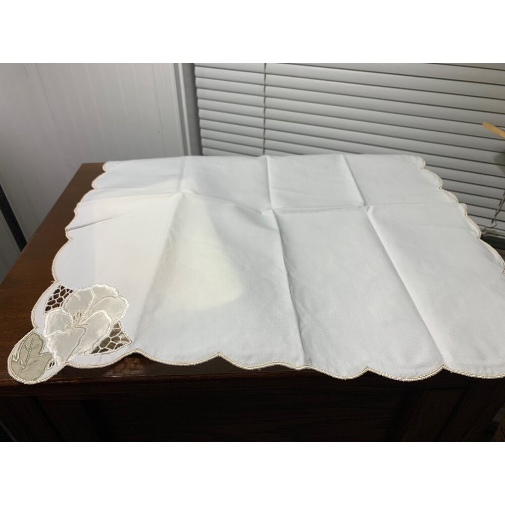 9 PC Applique Embroidery Table Linen Set Rustan’s - Picture 5 of 6